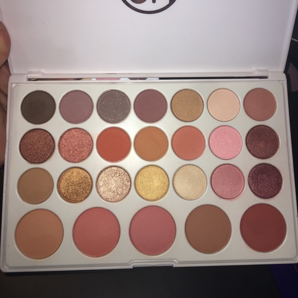❗️SOLD❗️Bh Cosmetics Nouveau Neutrals - Picture 3 of 6